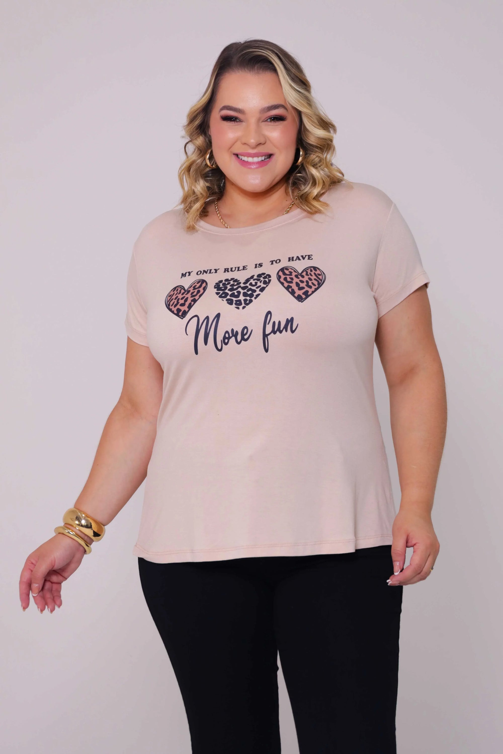 Blusa Feminina “Plus Size” T-Shirt  More